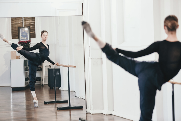The Ballet Blog Training at home Corona virus covid-19 isolation own program